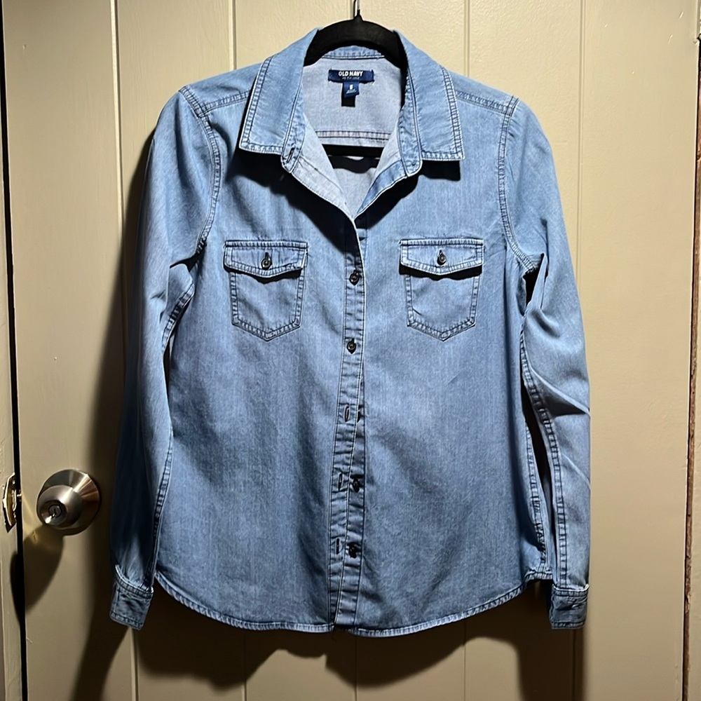 Old Navy Classic Chambray Shirt  Women's Medium
